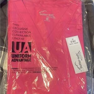 Uniform Advantage Scrub Top